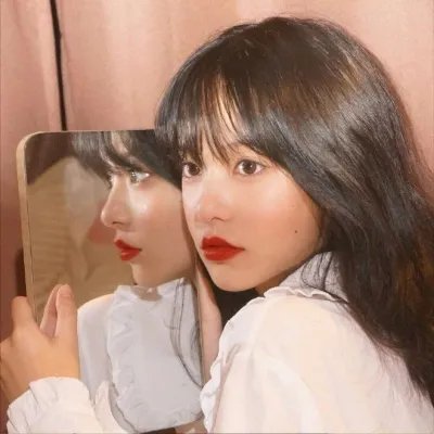 红唇相吻